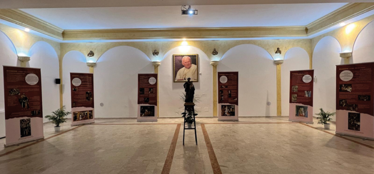 Pannelli della Mostra "San Giuseppe, l'uomo del Silenzio"