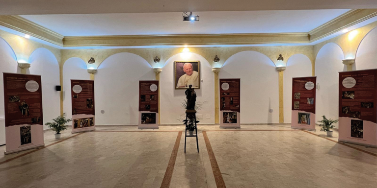 Pannelli della Mostra "San Giuseppe, l'uomo del Silenzio"