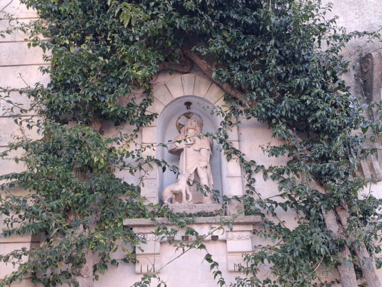 Edicole sacre: dalle aediculae romane alle madonnelle