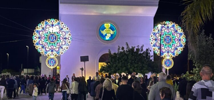 Il bello genera bello: i grazie a termine della festa Cappella Madonna del Rosario, luminario, persone in processione, 4 ottobre 2026